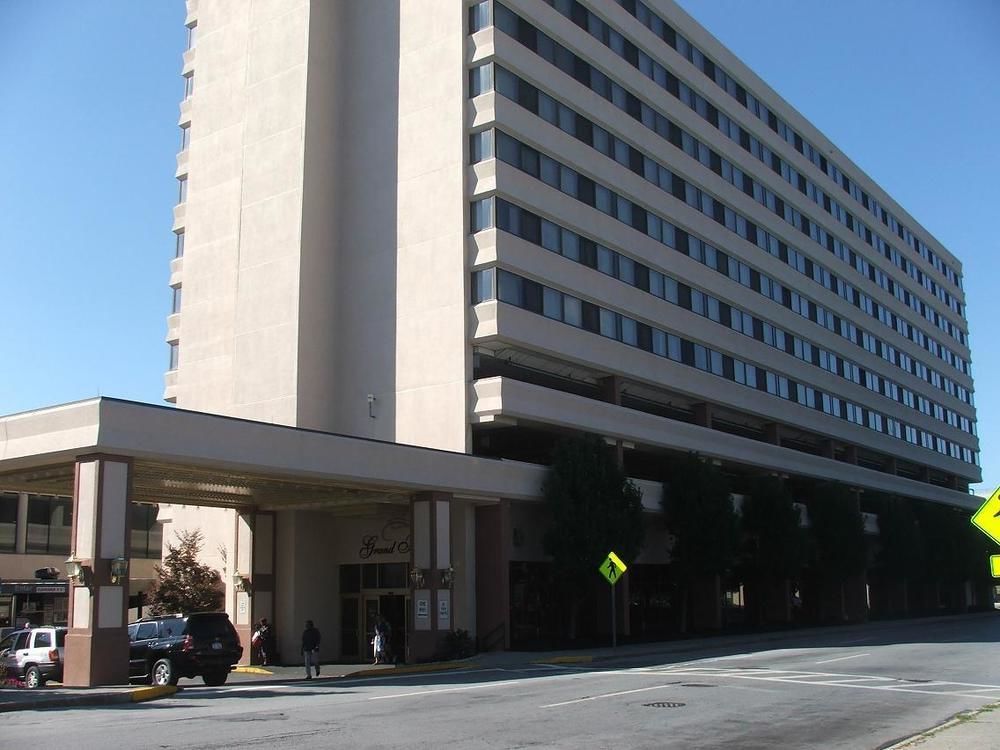 Doubletree By Hilton Poughkeepsie Hotel Exterior foto